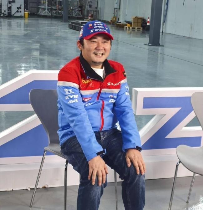 张雪 从修车学徒到世界冠军：追车100公里的他终于跑在最前面