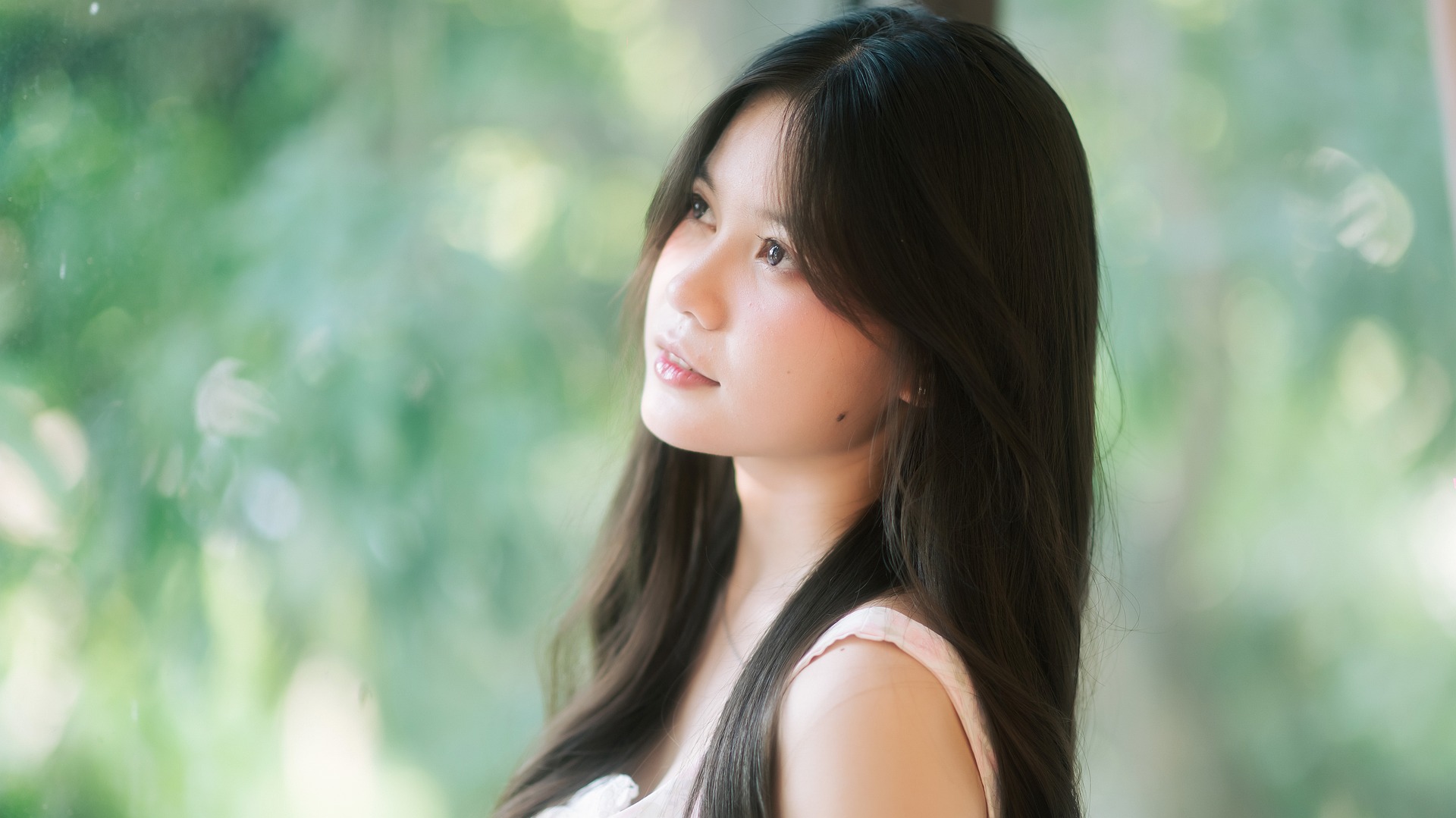 ☀️窗边柔光少女｜发丝都在发光｜氛围感直接封神✨