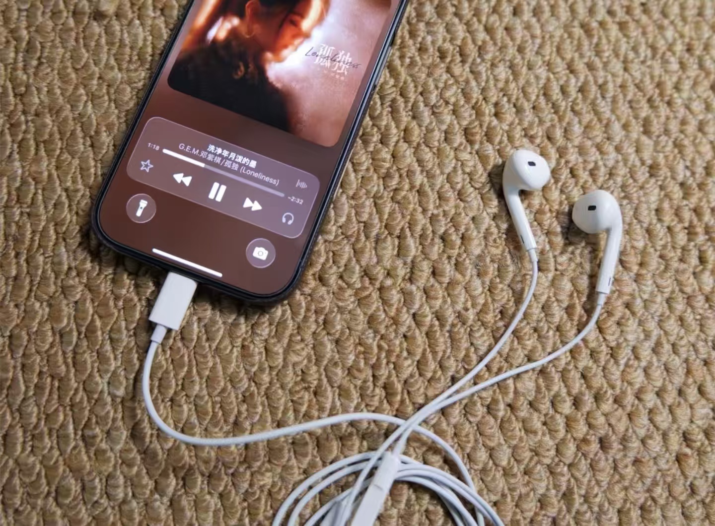 被淘汰10年的有线耳机，凭什么突然翻红，销量暴涨20%？