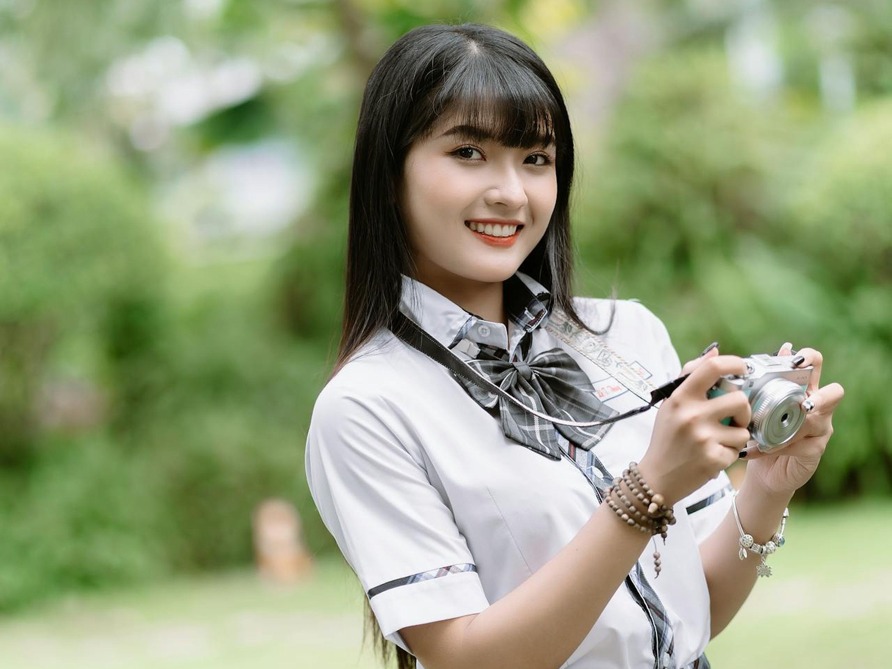 📷相机里的青春碎片✨校园风少女，每一帧都是元气感🌿