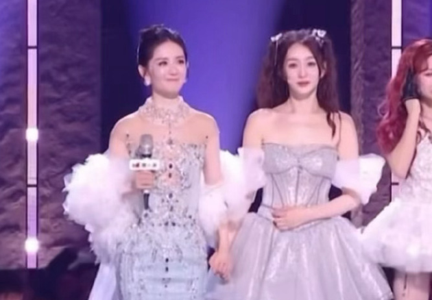 爆火！谢娜李小冉8分钟歌词隔空接龙，20年闺蜜情藏不住了