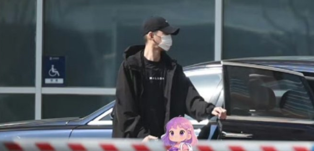 张翰火速辟谣！赴“移民局”实办港澳签注，调侃“感谢跟踪关爱”太敢说