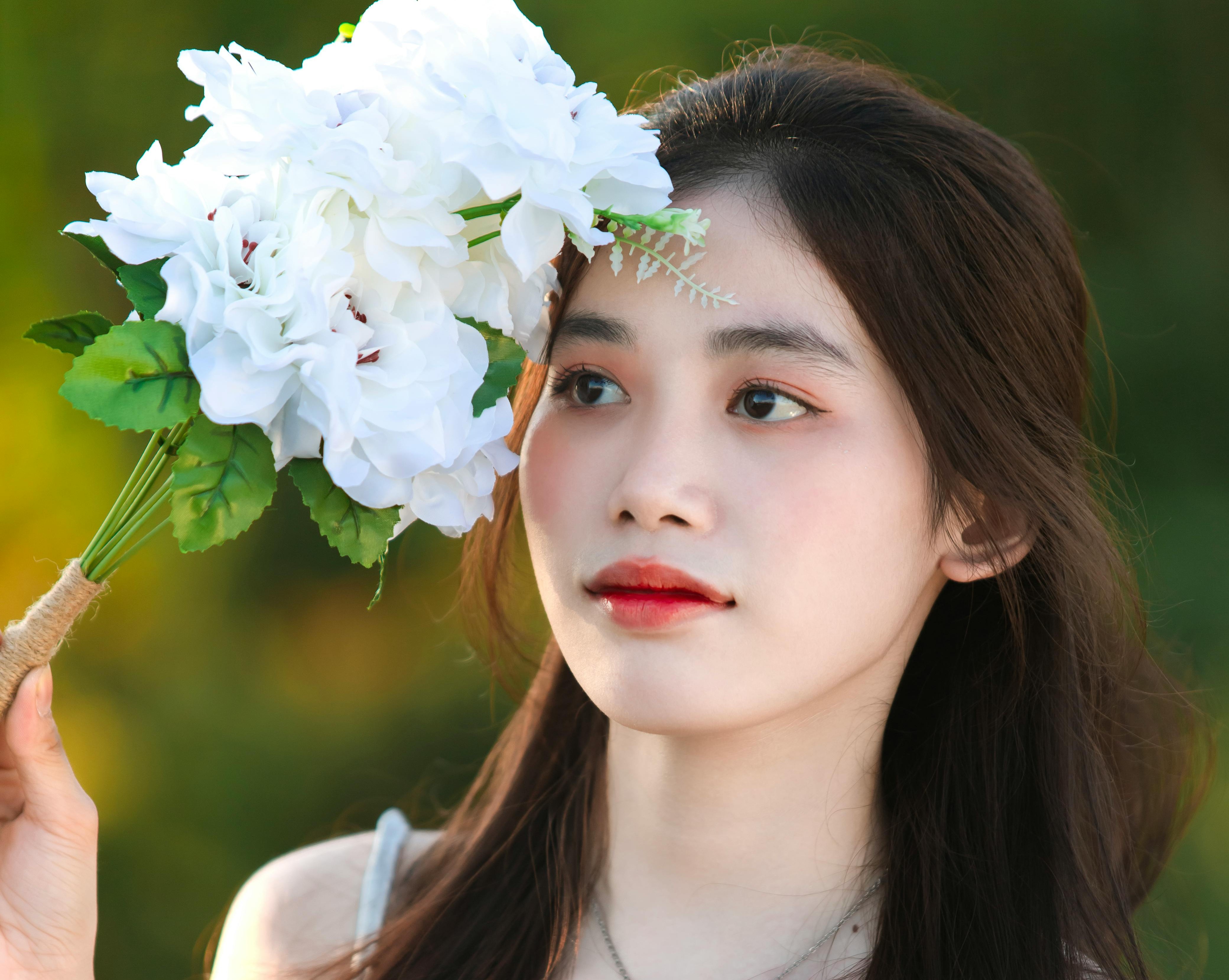 ✨ 夏日户外叙事｜碎花裙与绣球｜把温柔的质感拉满