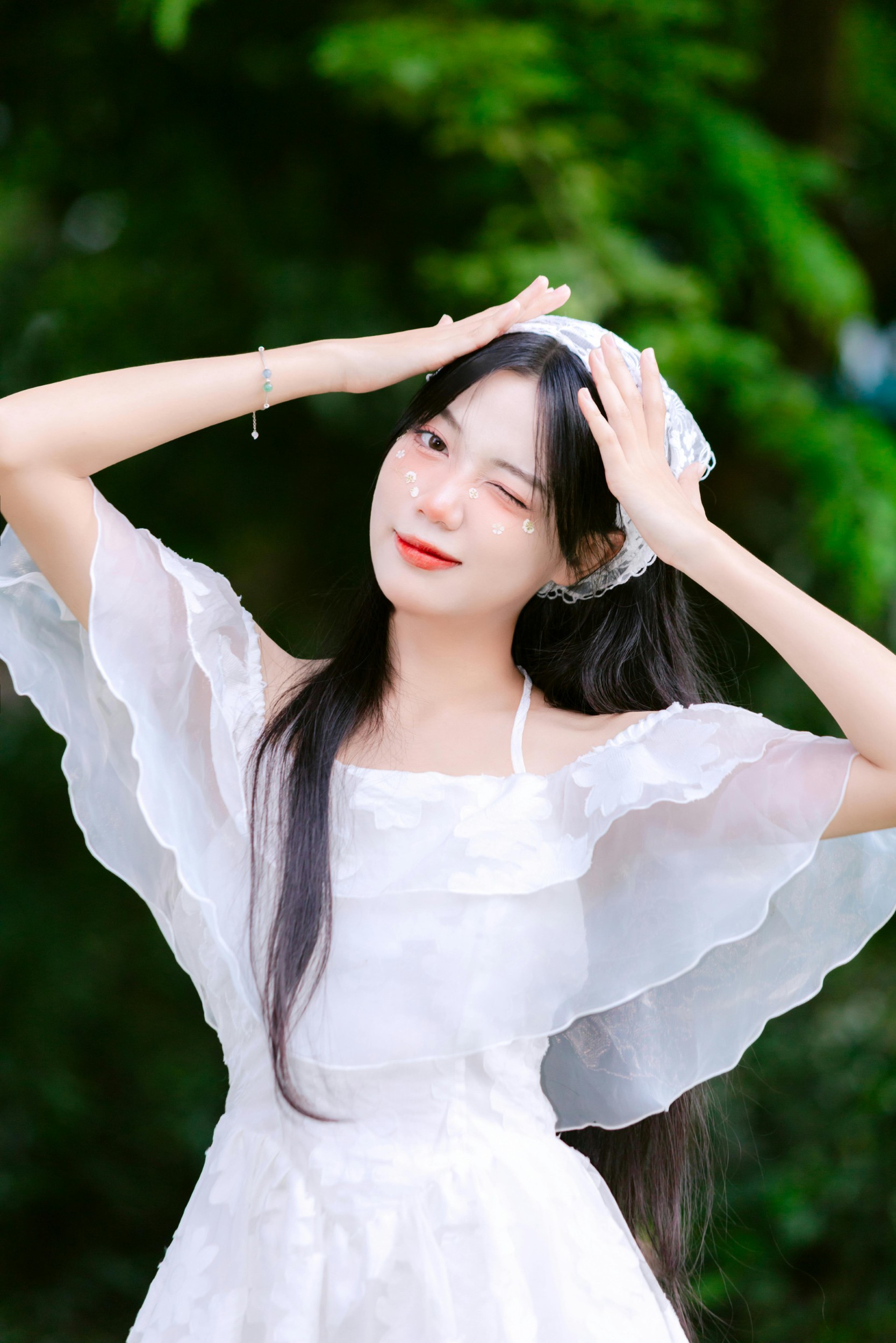 🌿 夏日白裙少女｜一场关于浪漫与清新的告白