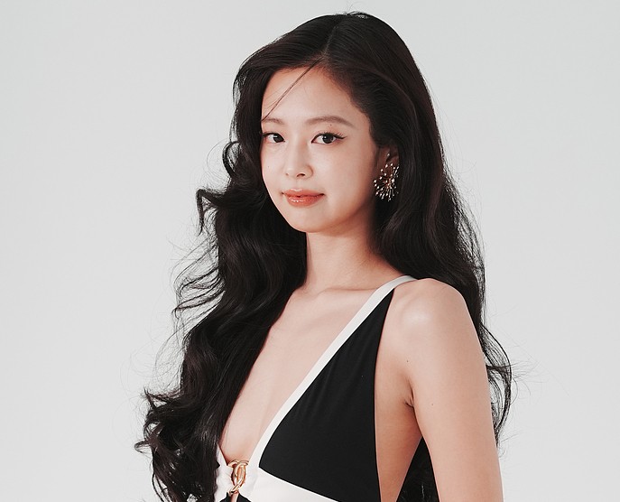时尚icon的绝对气场！金珍妮（Jennie）亮相香奈儿2026工坊系列首尔时尚大秀，自信诠释复古与现代的完美融合