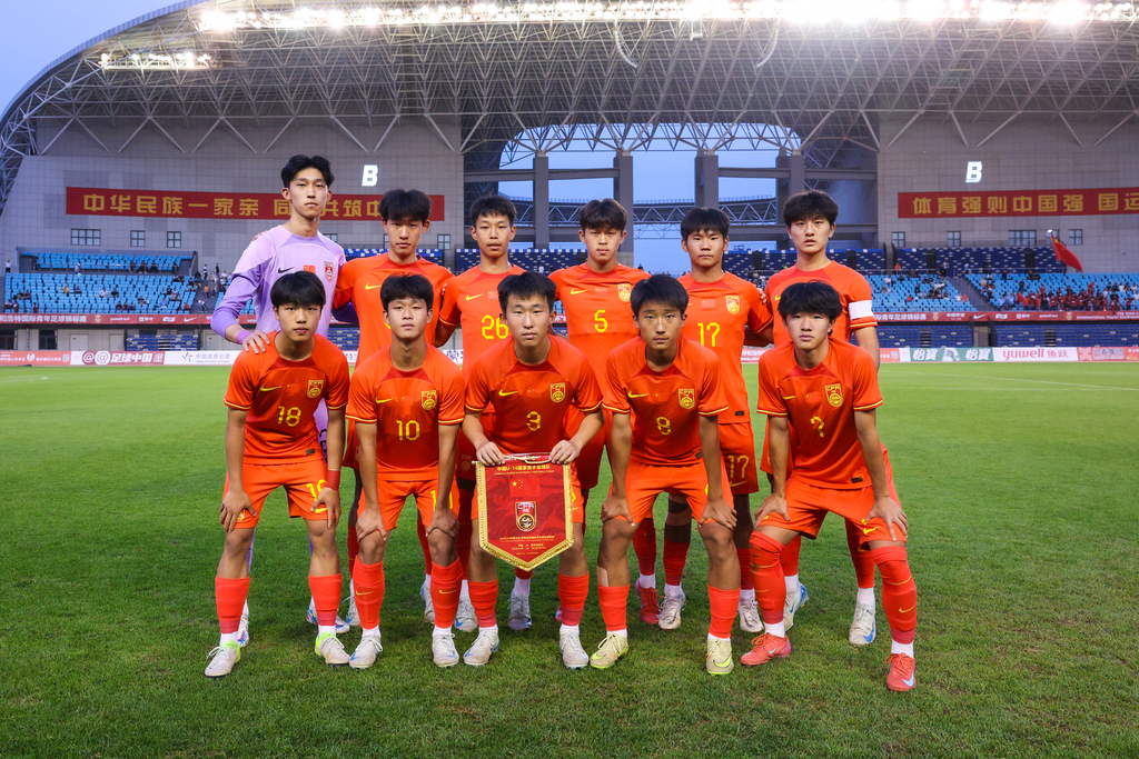 中国U16男足3-2险胜塔吉克斯坦：两连胜到手，袁博涵传射成关键