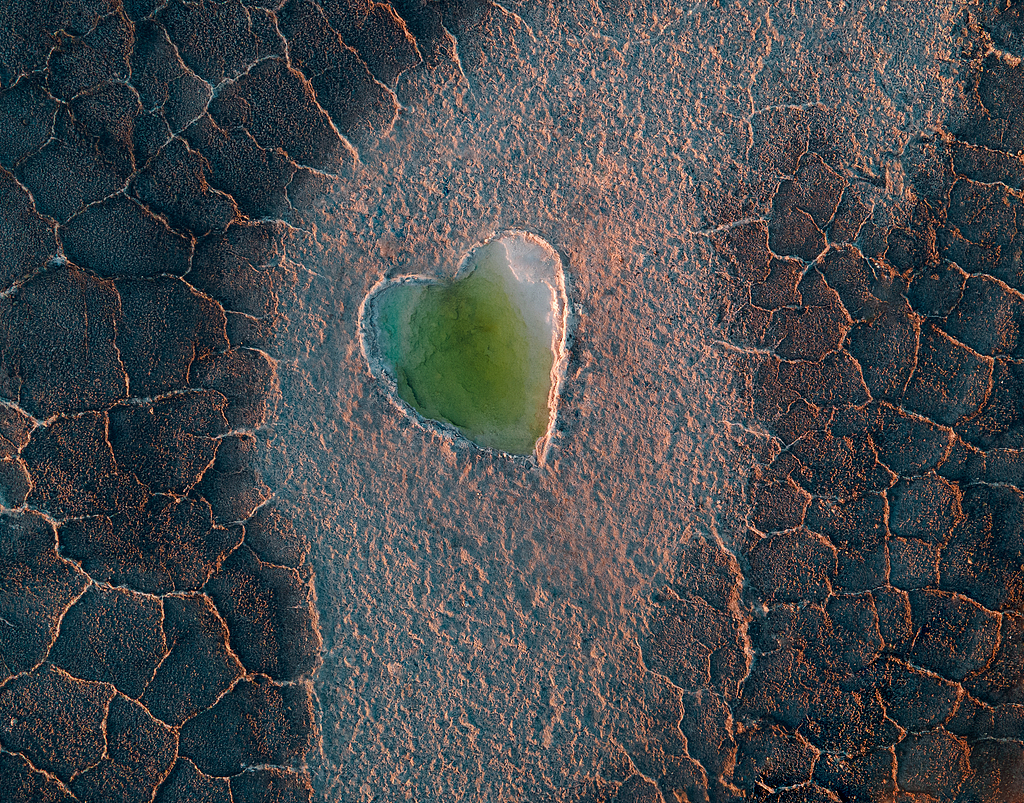 💓“一天一天贴近你的心”：盘点华夏大地上，大自然偷偷藏下的五个“比心”奇观