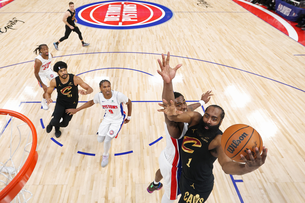 NBA东部半决赛G1：克利夫兰骑士101-111底特律活塞