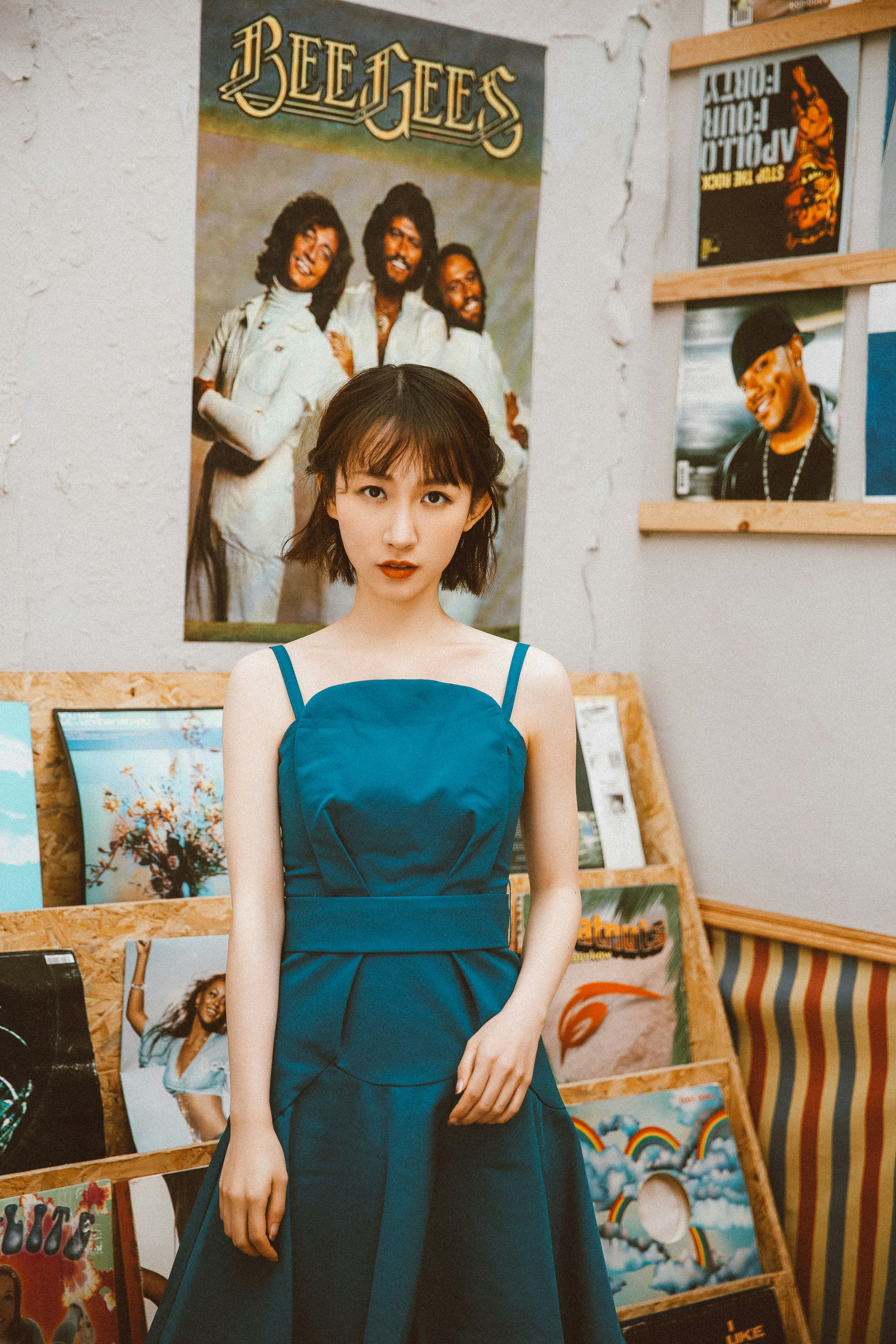 🌫️森系轻复古｜暖调光影里，她像从老电影里走出来的少女