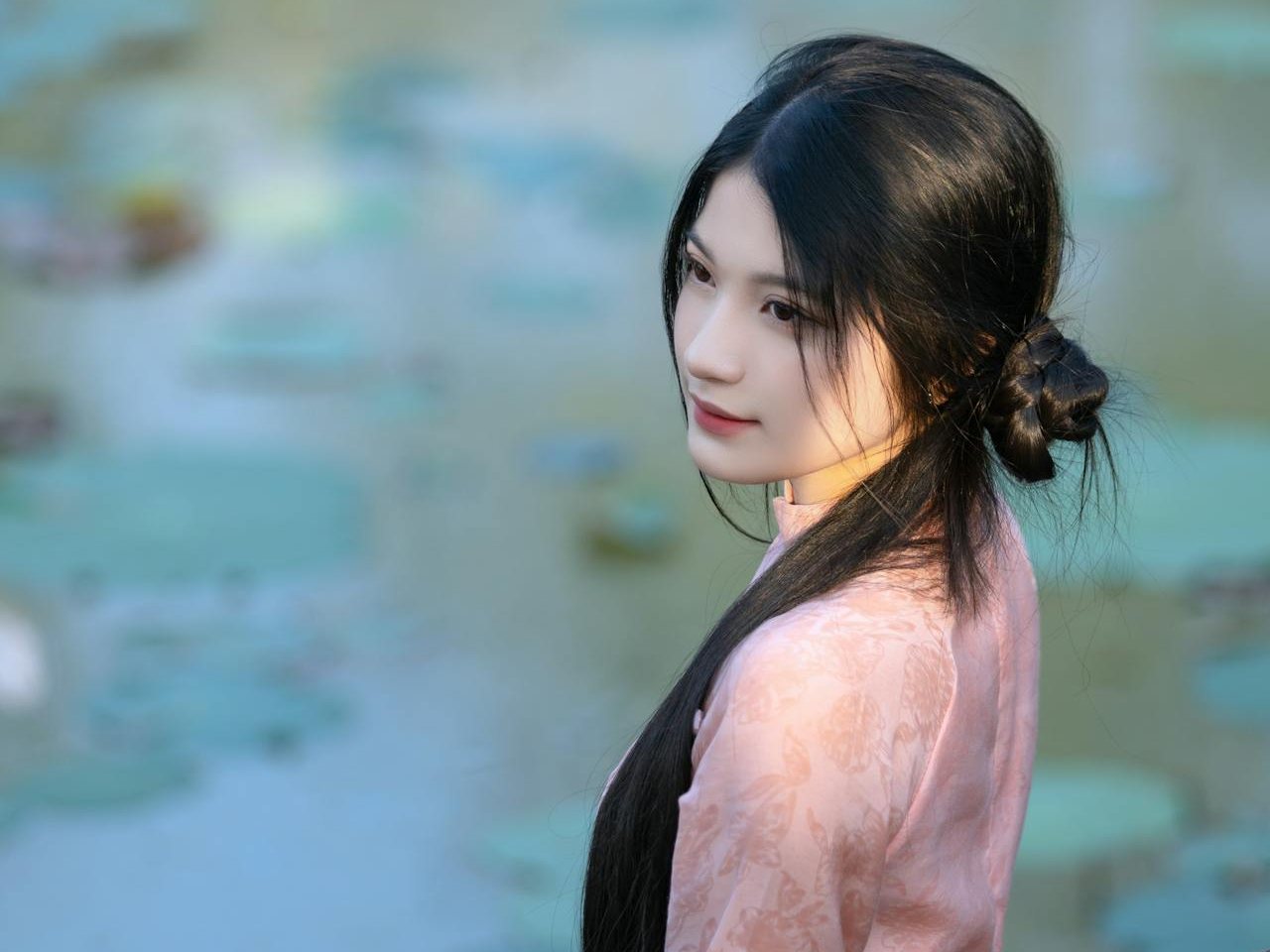 荷塘粉奥黛写真｜温婉少女与清浅荷风｜自带东方韵味滤镜✨
