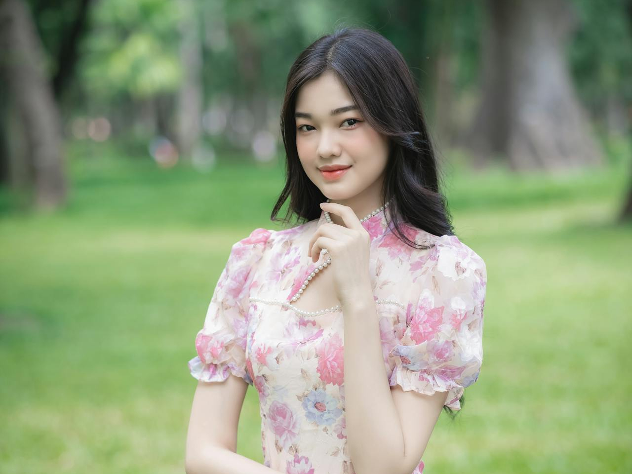 春日碎花裙写真｜清甜少女与绿意｜自带温柔氛围感滤镜✨