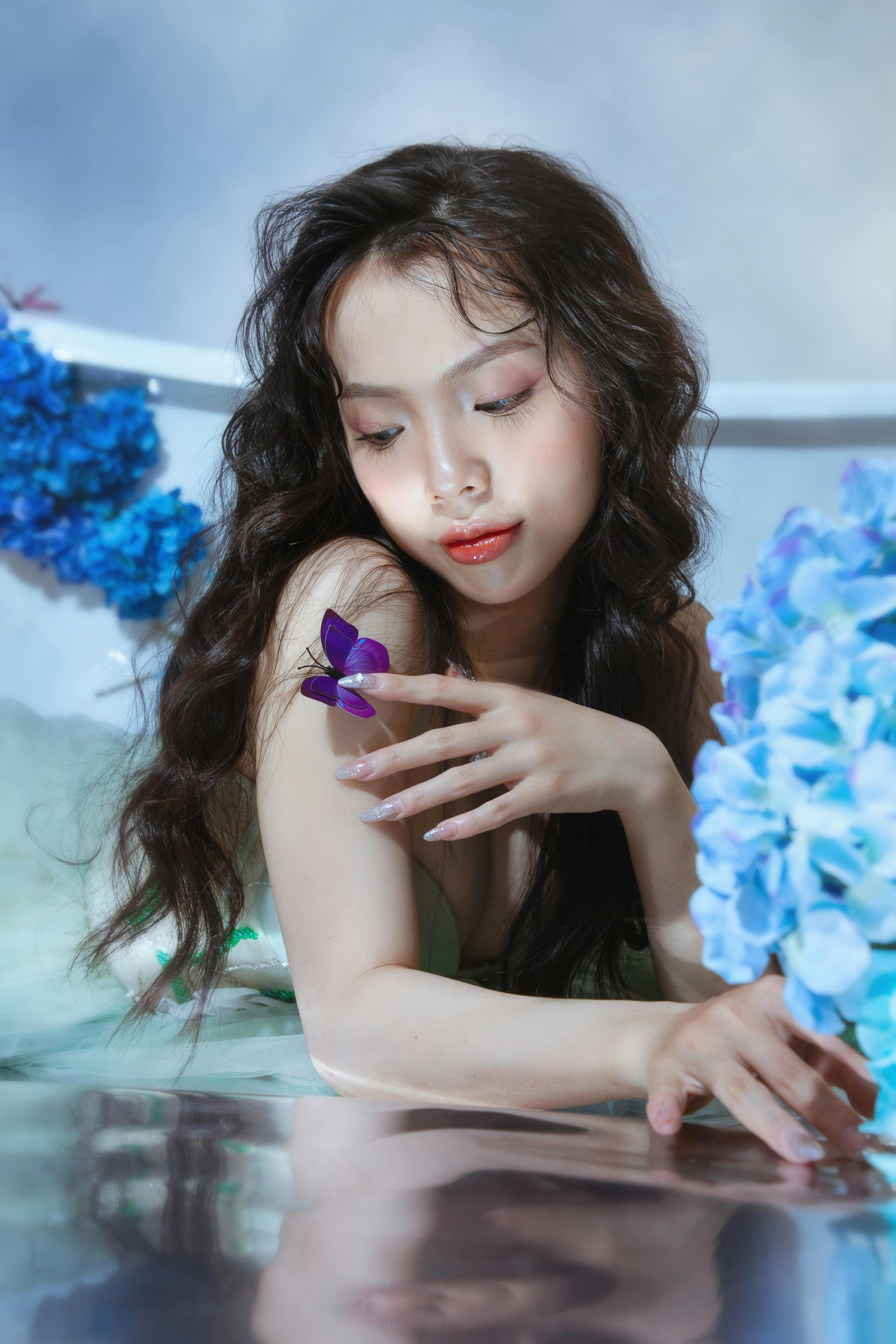 绣球花海｜浴缸氛围感｜清冷森系人像