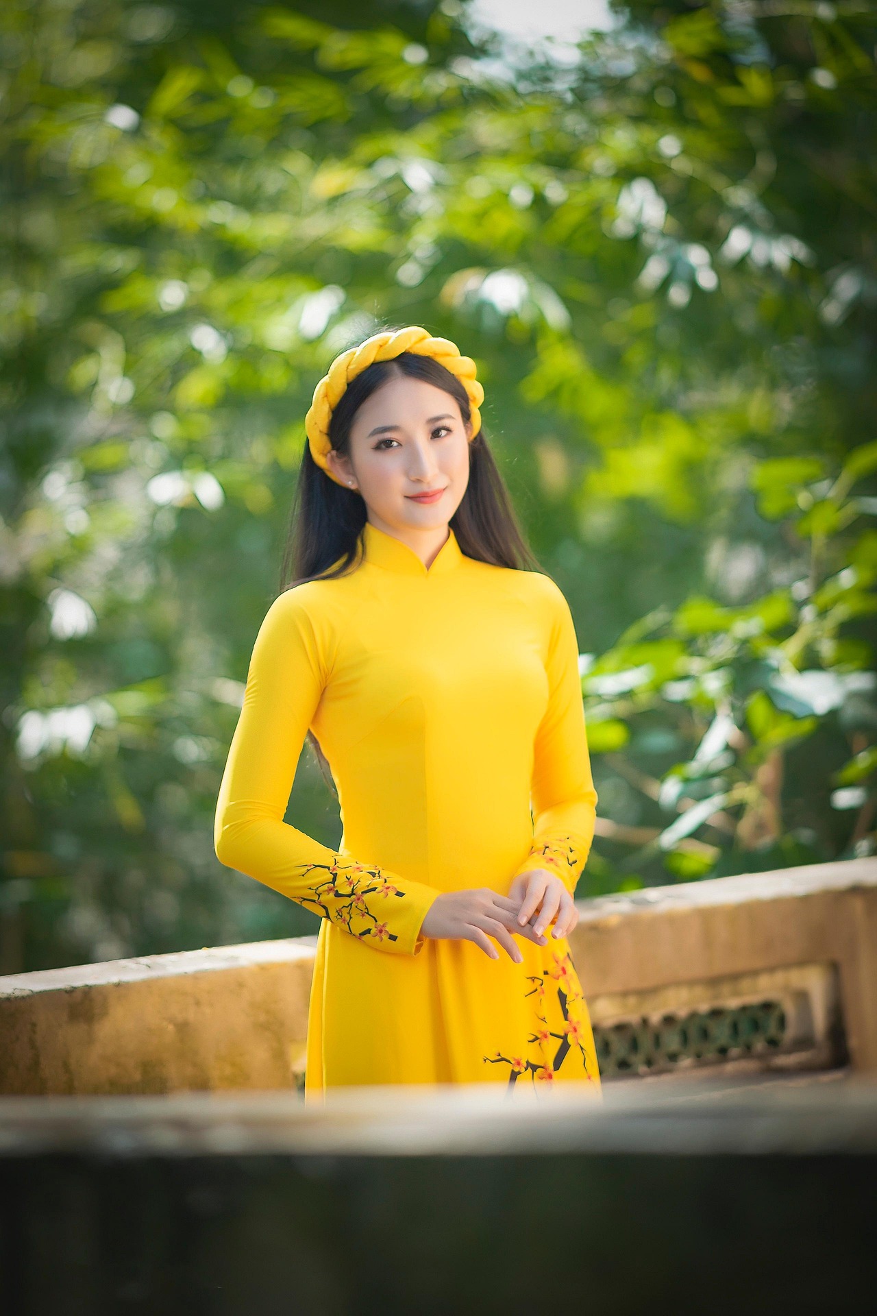 明黄奥黛写真💛 | 梅枝灯笼印花 | 春日氛围感直接封神