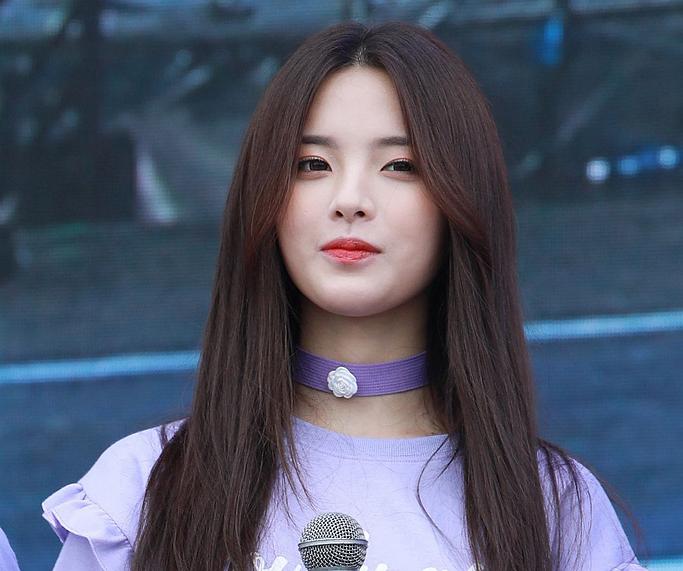 杨超越早年打工经历曝光，尽显底层新人的无奈