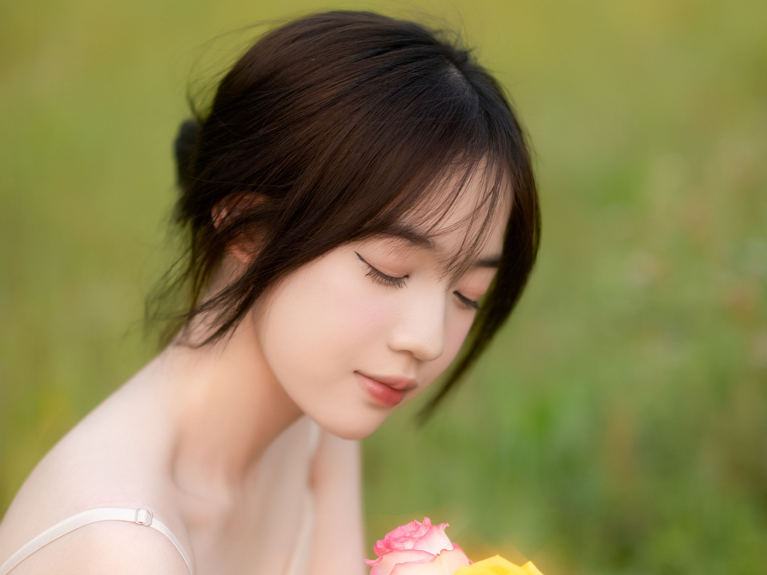 林间少女｜清风伴花香，把温柔藏进山野暮色里