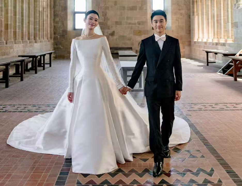 别再误解豪门婚姻！狂砸4900万珠宝，奚梦瑶何猷君七年婚礼曝光