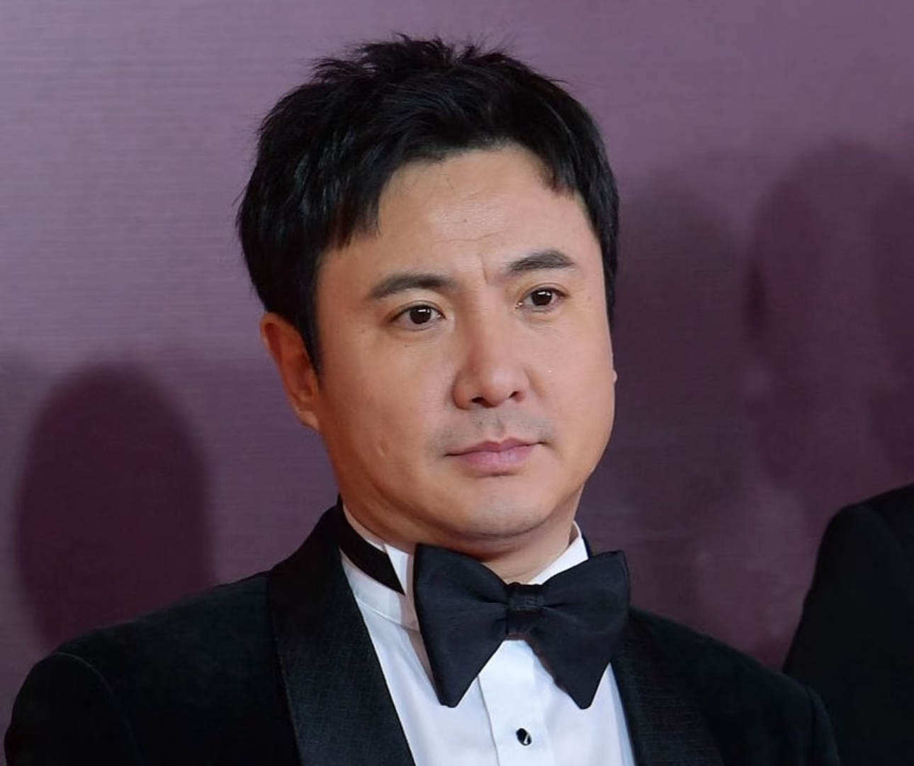 手握 400 亿票房，却拿不到一张影帝选票，喜剧演员困在奖项里？