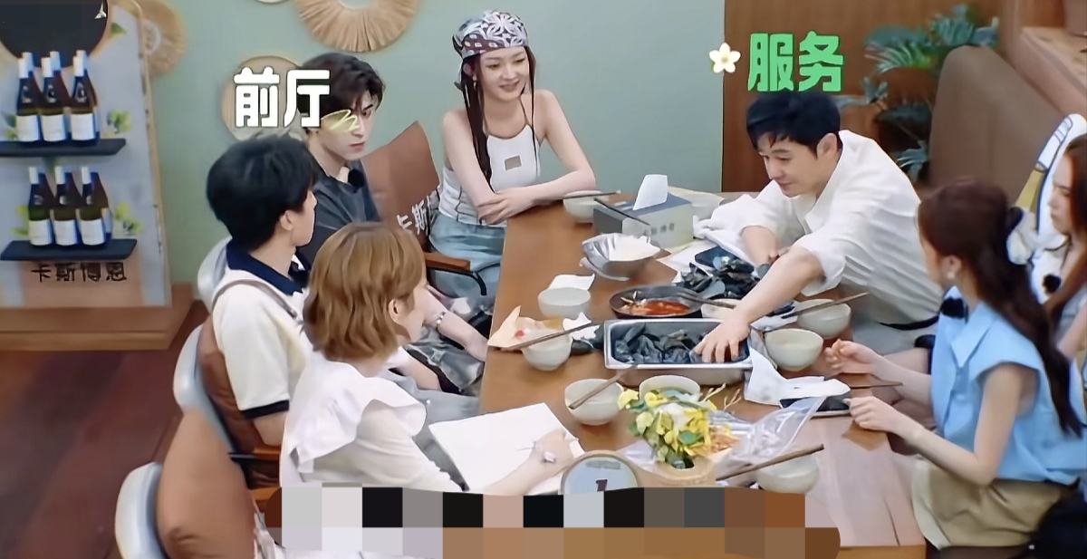 中餐厅剪辑再翻车！张雅琪被后期强行配音，网友：太尴尬了