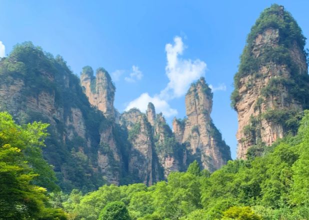 太震撼了！闯入张家界，亲眼见到现实版的仙侠奇山