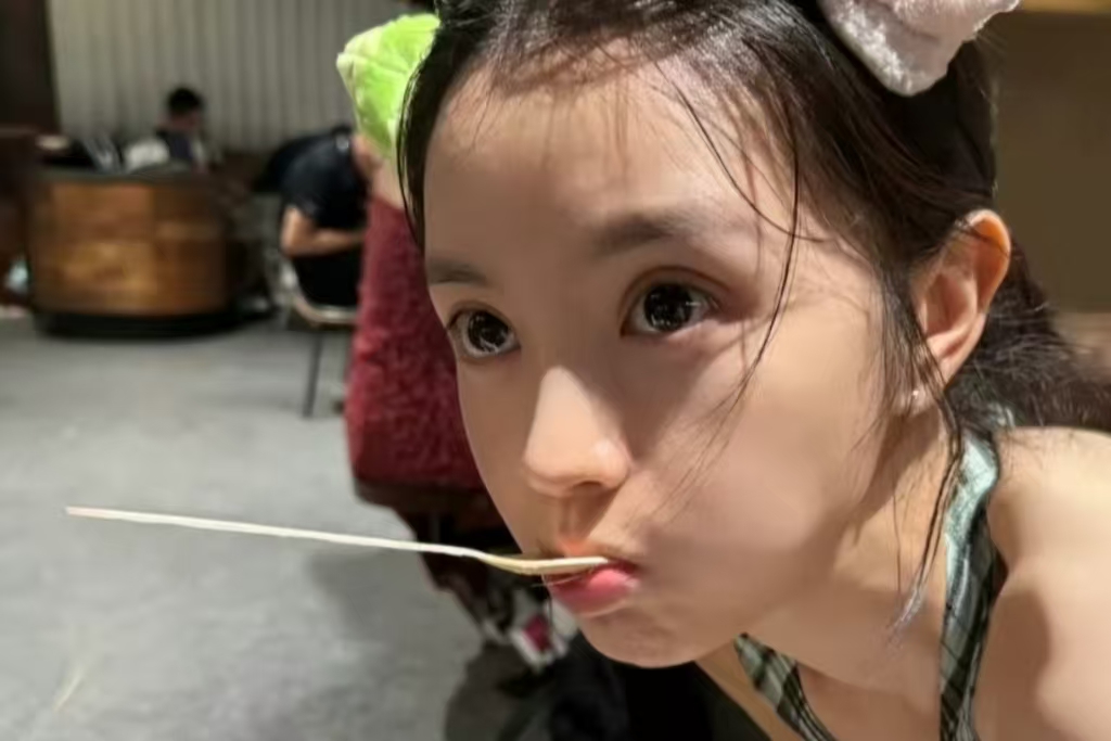 田曦薇起床素颜照出圈，好权威的美貌引网友惊叹