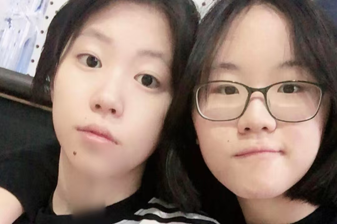 有血缘却无话可说？窦佳嫄回忆和窦靖童第一次见面有多尴尬
