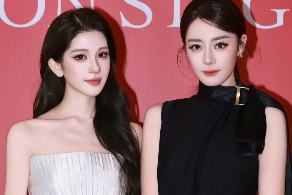 一句和我的热巴同框啦，梅尼耶女友一张合照引爆网络热度
