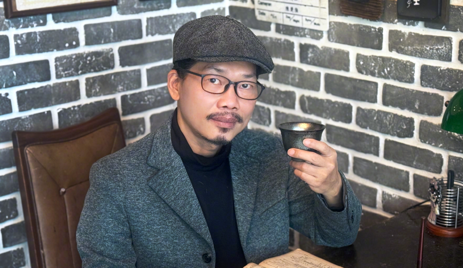 突发热搜！方文山被曝八年地下情+精神操控女艺人，助理紧急辟谣