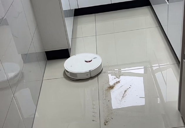 小米扫地机器人刮损百万家具，维修费高达37.5万却只赔几百元，这样的赔付差距谁能接受？
