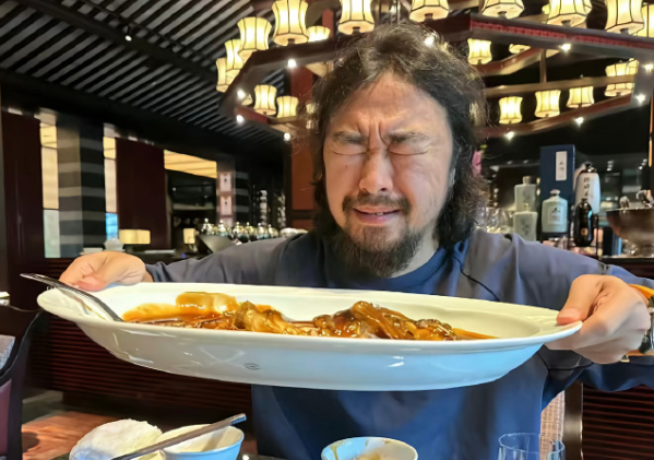 恶意蹭热度终翻车！百万大V自导自演明星舆论，账号被平台禁言