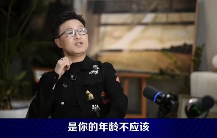  三观太正！汪峰现场制止14岁女儿选购大牌奢侈品✨