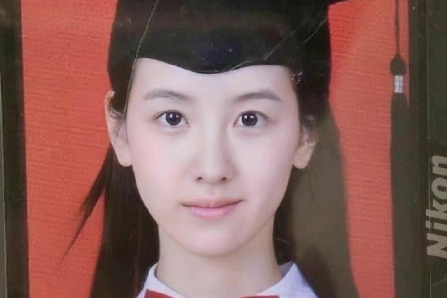 校服被吐槽不好看，为什么穿在陈都灵身上却格外惊艳？
