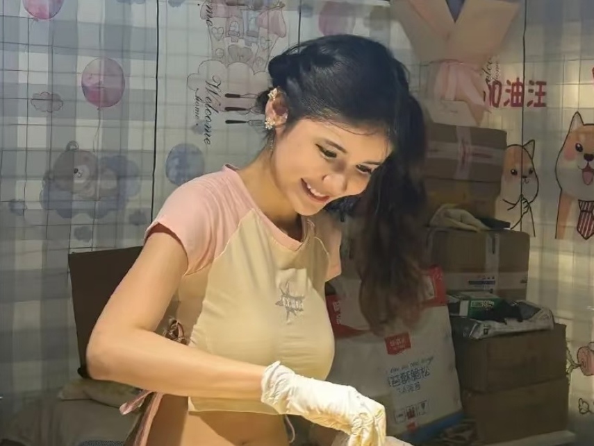 从顶流网红到欠债百万，狗头萝莉最新现状曝光：不直播、不炒作，只想好好生活