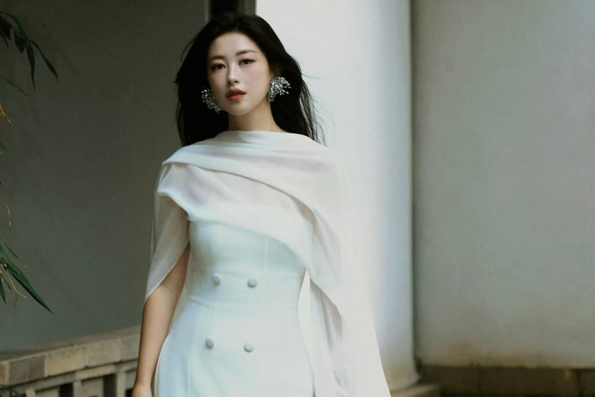 166cm/108斤不算瘦，朱珠的身材到底赢在了哪里？