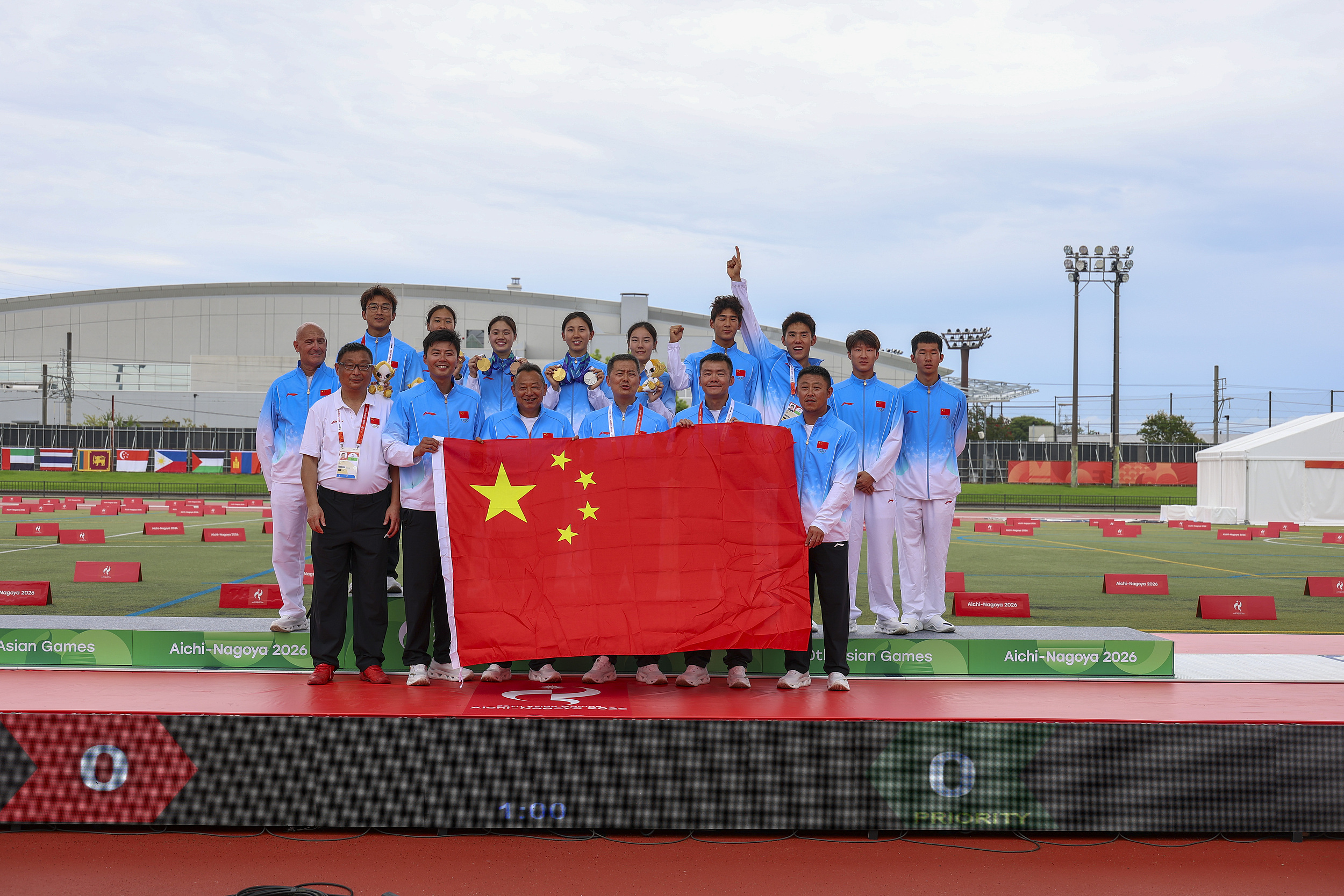 11金6银3铜！亚运首个比赛日中国代表团强势领跑，游泳独揽6金刷新4项赛会纪录