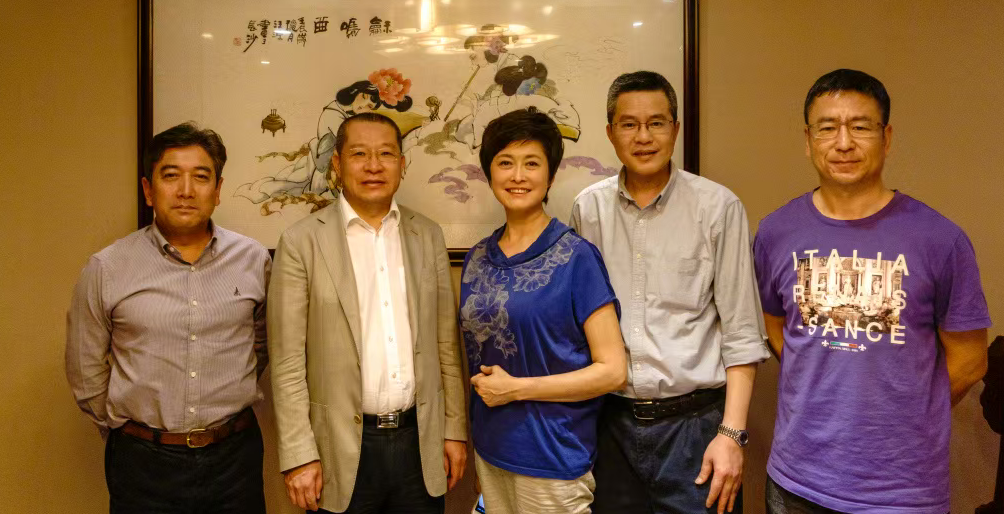 全网破防送别！敬一丹极简落幕，手写7字绝笔看透人生