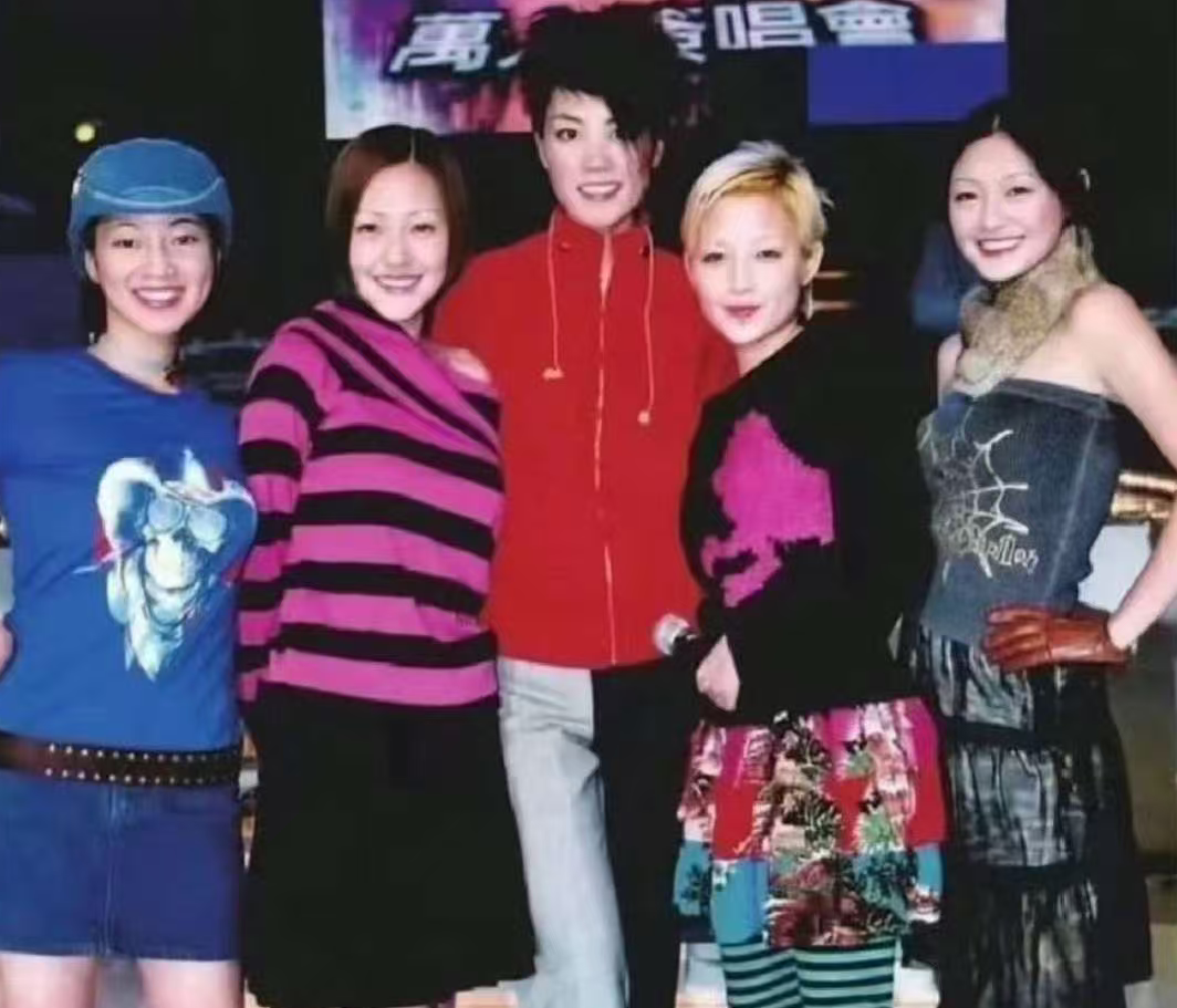 爆哭！《娱乐百分百》翻红全网，小S坦言：和大S的默契再也复制不了