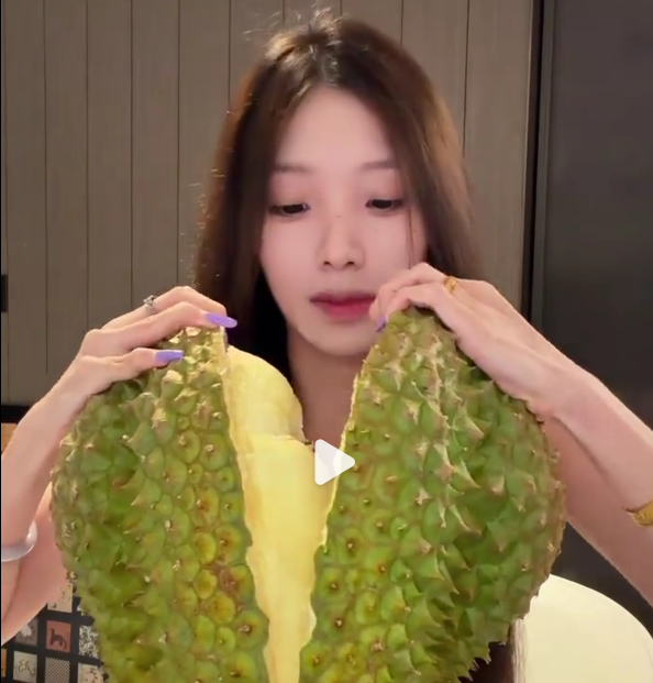千元巨型榴莲大翻车！果子仅值200，运费800，网红巨无霸榴莲全是套路