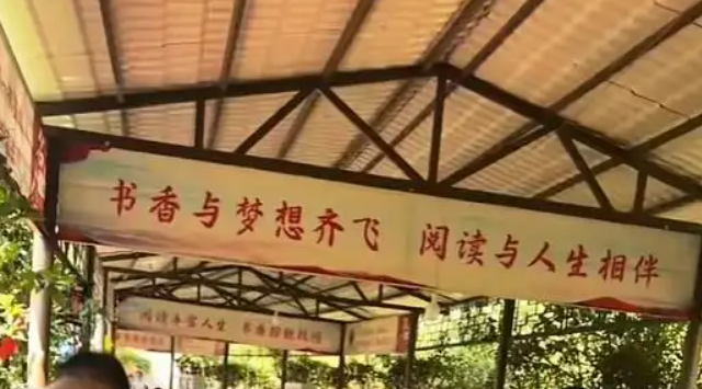 别人家的大学！校园摆 600 余桌 “前程似锦宴”，免费招待新生和家长