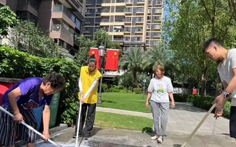 一天仅1块钱！济南老旧小区告别传统物业，居民自治实现完美逆袭
