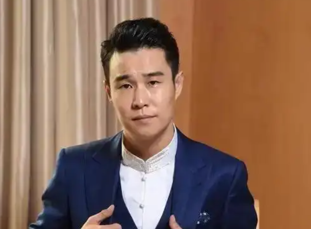小沈阳彻底翻红！披哥舞台拿下全场第一，没人再敢低估他