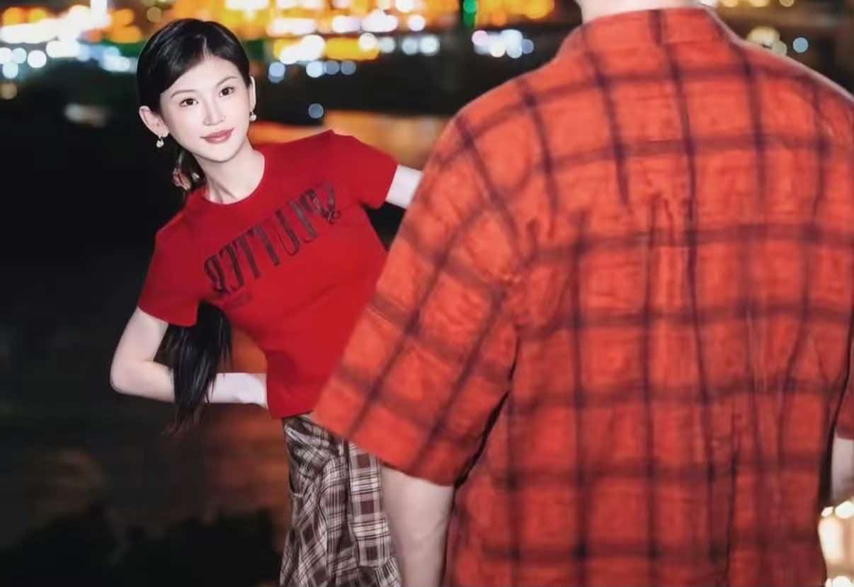 24岁百万粉丝吃播博主离世，低钾引发心脏骤停，再看大胃吃播的代价
