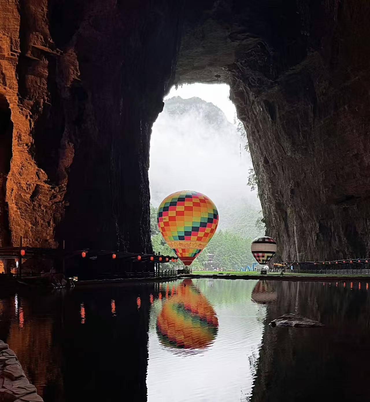 湖北利川腾龙洞｜亚洲最大溶洞，洞内可以跑汽车，体感如同异世界