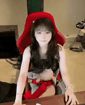 7.5美元就能操控主播转圈！“付费遥控”直播在外网爆火，背后的心理逻辑让人深思