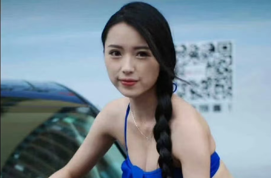 网红方圆早年旧照曝光：曾是阔面高颧骨，如今蜕变“人间富贵花”