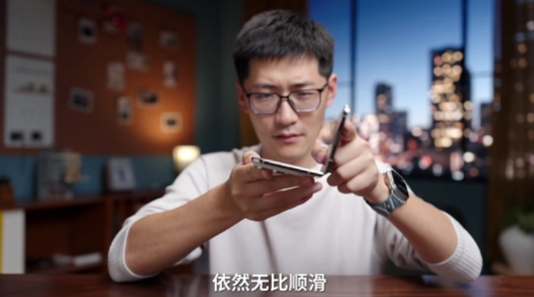 万众期待！iPhone Duo 即将正式开售，两大博主硬核实测优缺点全曝光