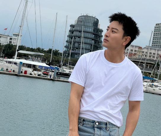 贾乃亮一天卖5.7亿：从早播到晚，到底赢在哪