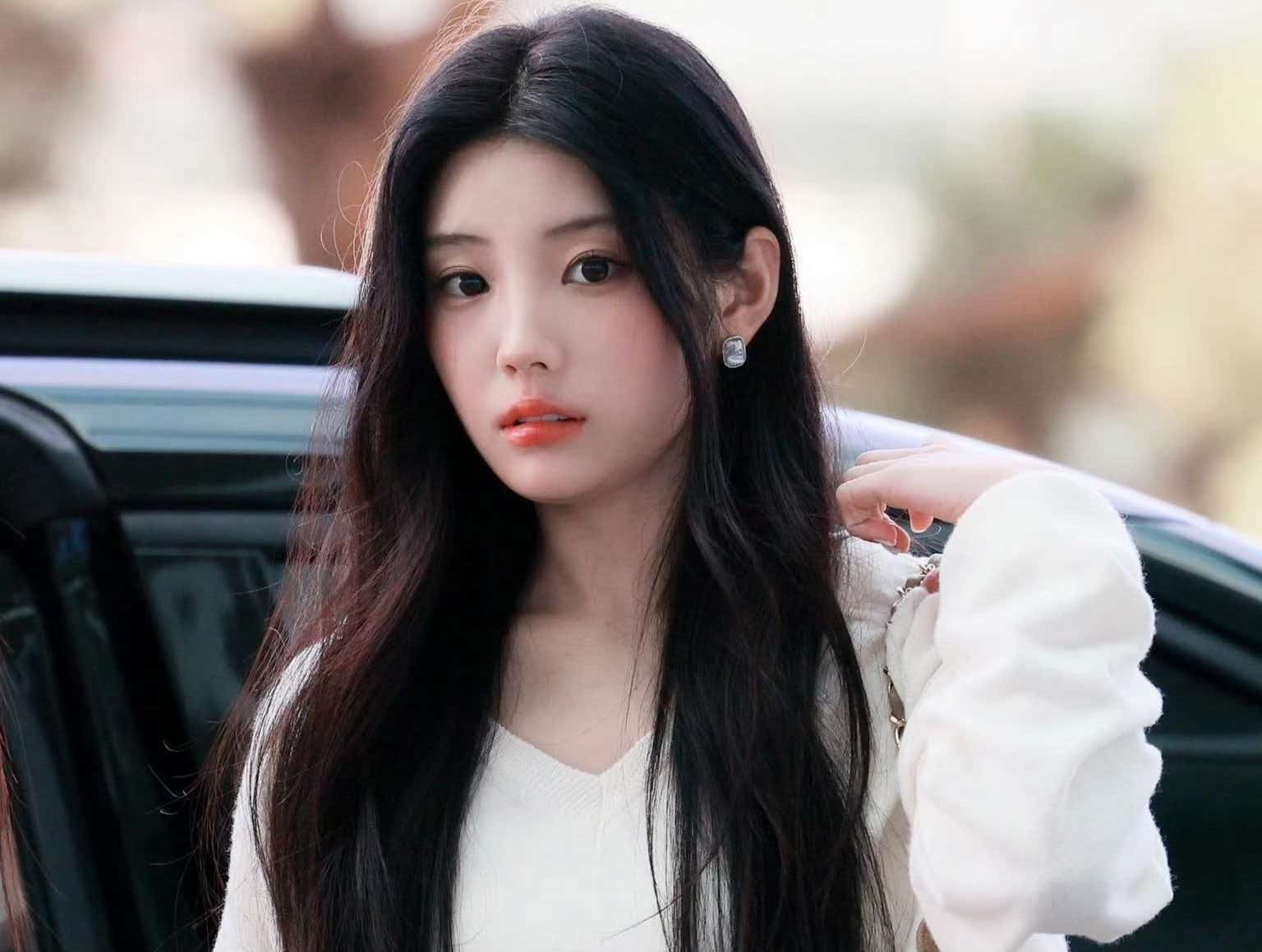 全员封神！香奈儿2027春夏大秀启幕，王一博辛芷蕾超季造型炸场巴黎