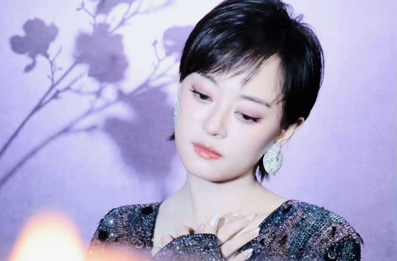 怕伤害父母独自藏起不安，小花因网传婚变新闻受困扰，谁该守住信息边界